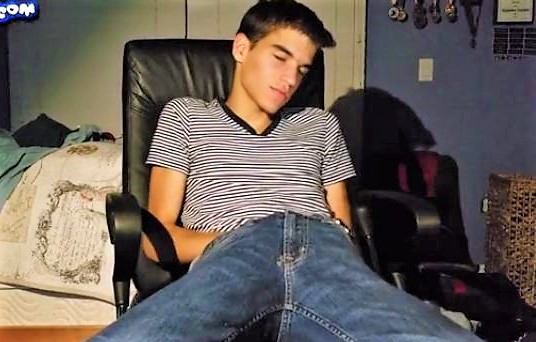 Wank on tiktok webcam at MilkyVideo.com