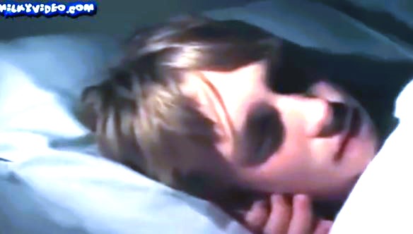 Waking up to a hand job and beautiful orgasm