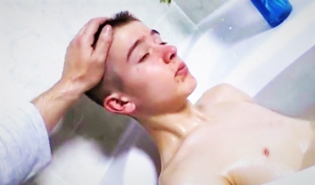 Nude Teen in Water Serviced